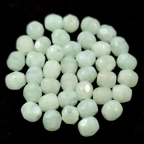 Cseh csiszolt golyó gyöngy - Opal Light Mint Green - 4mm
