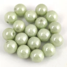 Cseh préselt golyó - Alabaster Light Green Luster - 6mm