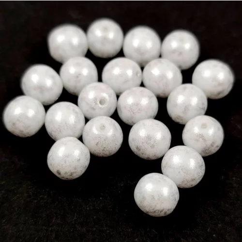 Cseh préselt  golyó gyöngy - Milky White Silver - 6mm