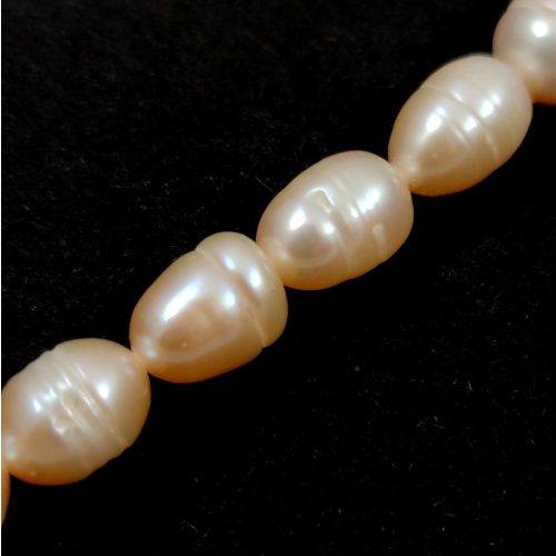 Fresh Water Cultured Potato Pearl - Cream - appr. 8x11x8 mm / appr. 39pcs