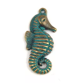 Medál - Csikóhal - zöld patina bronz színű - 31x14mm