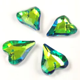   Távolkeleti üveg kristály - Szív - Crystal Vitrail Green - 17.5 x 14.5 x 6 mm