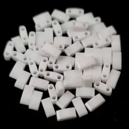 Miyuki féltila gyöngy - 402 - Opaque White - 2.3x5mm