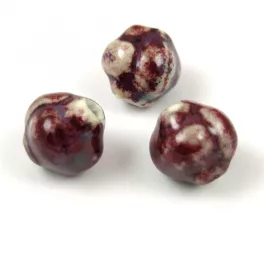 Porcelán gyöngy - cotton ball - Oxblood Splash - 16 x 17mm