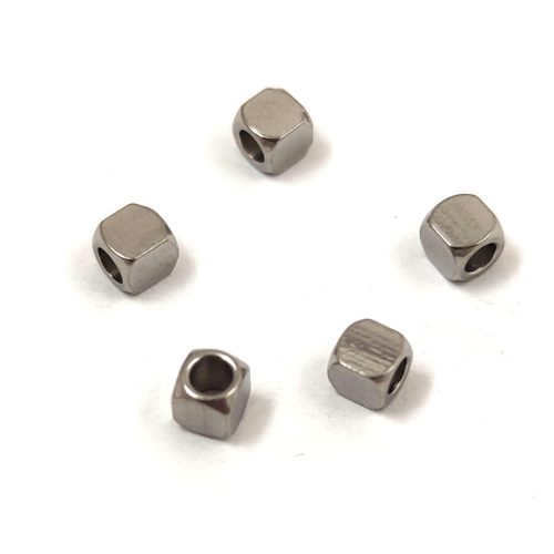 Rozsdamentes acél - kocka gyöngy - 3mm