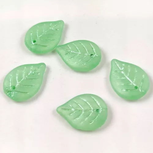 Apple Leaf - cseh üveg szirom gyöngy - Crystal Matt Mint - 18x13mm