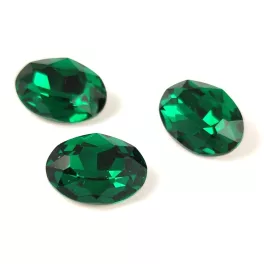 AURORA ovális kaboson - 13x18mm - Emerald