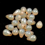 Cseh préselt csepp gyöngy - Opal Light Beige - 4x6mm