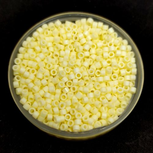 Miyuki delica gyöngy 1521 - Opaque Matte Pale Yellow AB - 11/0 - 50g - AKCIOS