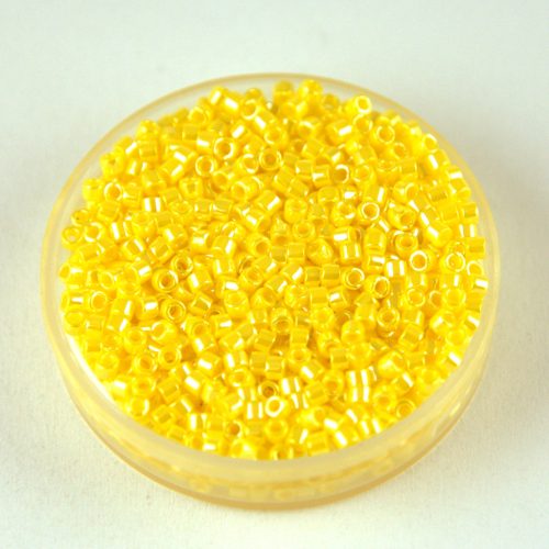 Miyuki delica gyöngy 1562 - Opaque Canary Luster - 11/0 - 50g-AKCIOS