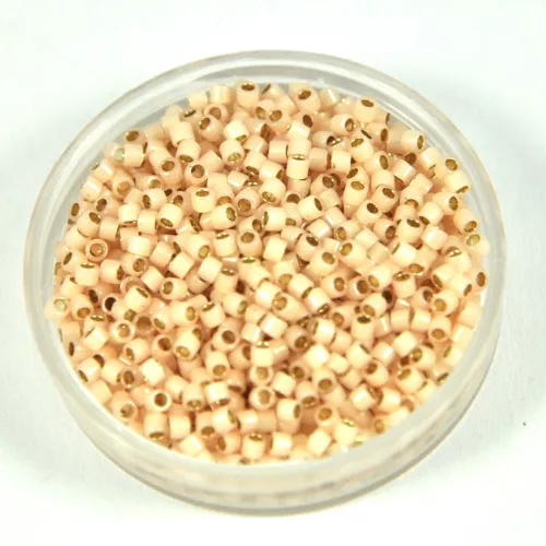 Miyuki delica gyöngy 1452 - Silver Lined Pale Peach Opal - 11/0 - 50g-AKCIOS