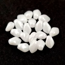 Gekko - cseh préselt szirom gyöngy - White Shimmer - 3x5mm