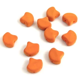   Ginko - cseh préselt kétlyukú gyöngy - Matte Velvet Mustard - 7.5 x 7.5 mm