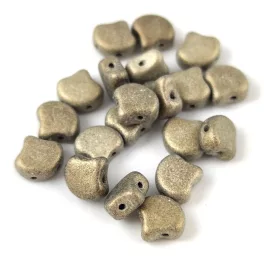   Ginko - cseh préselt kétlyukú gyöngy - Matt Metallic Clay - 7.5 x 7.5 mm