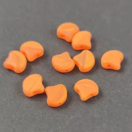   Ginko - cseh préselt kétlyukú gyöngy - Opal Tangerine Matt - 7.5  x 7.5 mm