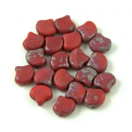   Ginko - cseh préselt kétlyukú gyöngy - Dark Red Red Matt Rembrandt - 7.5  x 7.5 mm