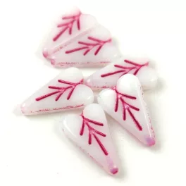   Heart Leaf gyöngy - hosszában fúrt cseh préselt gyöngy - Alabaster Fuchsia - 16x11mm