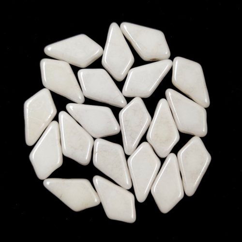 Kite - cseh préselt kétlyukú gyöngy - Opaque White - 9x5mm