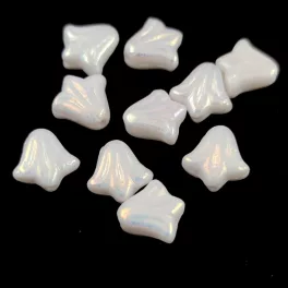   Lily Flower - hosszában fúrt cseh préselt gyöngy - Alabaster AB - 9mm