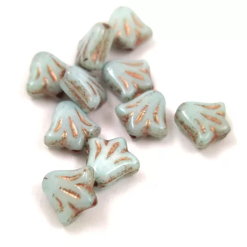 Lily Flower - hosszában fúrt cseh préselt gyöngy - Alabaster Milky Light Blue Copper - 9mm