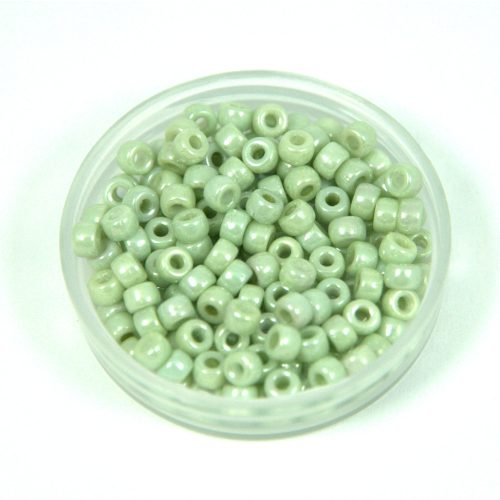 Matubo seedbead - White Light Green Luster - 8/0