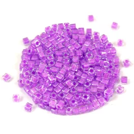 Miyuki kocka gyöngy - 222 - Lavender Lined Crystal - 1.8mm
