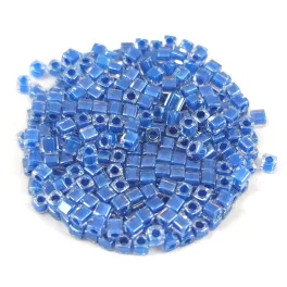 Miyuki kocka gyöngy - 238 - Blue Lined Crystal - 1.8mm