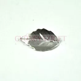 Medál - levél - platina színű - 10x17mm