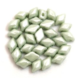   Mini Gemduo cseh préselt üveggyöngy - White Light Green Luster - 6x4 mm