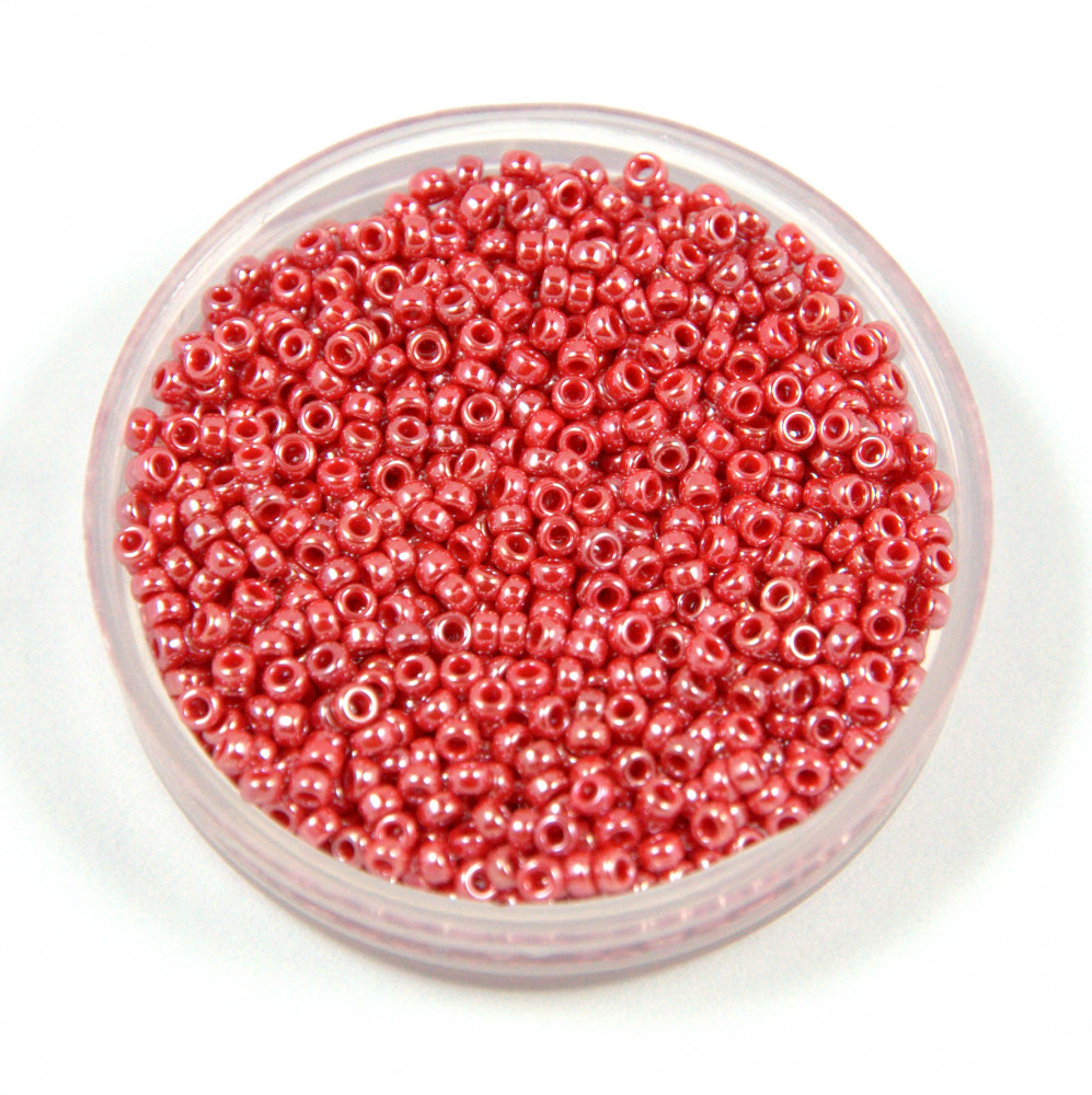 Toho Glass Fishing Beads Large (2.8 mm) / Red