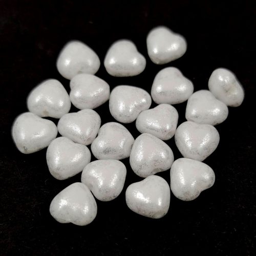 Cseh préselt egyedi formák - szív - Alabaster Milky White Silver - 6mm