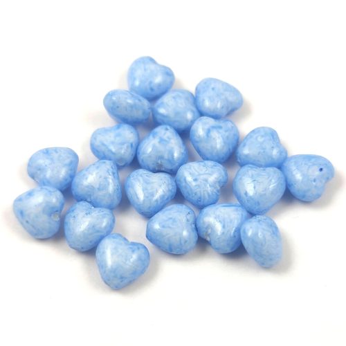 Cseh préselt egyedi formák - szív - Alabaster Milky Light Sapphire - 6mm