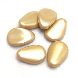 Petal - Czech Glass Bead - 11x16mm - Alabaster Latte