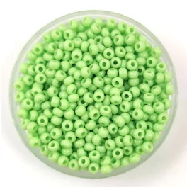 Preciosa cseh kásagyöngy - Opaque Light Green - 10/0