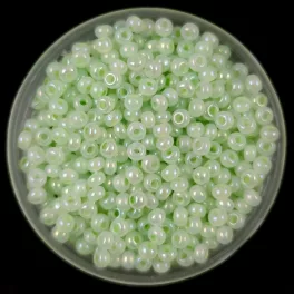 Preciosa cseh kásagyöngy - Opaque Light Mint - 10/0