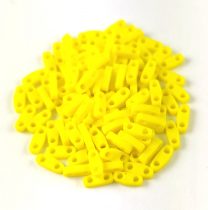   Miyuki Quarter Tila gyöngy - 404 - Opaque Yellow - 1.2 x 5mm