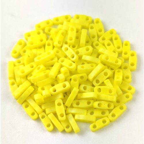 Miyuki Quarter Tila gyöngy - 404fr - Opaque Matte Yellow AB - 1.2 x 5mm