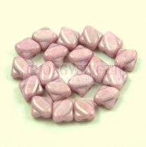 Silky gyöngy - Opaque White Pink Luster - 6x6mm