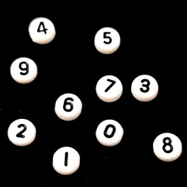 Szám gyöngy - műanyag fűzhető - 7mm - "7"
