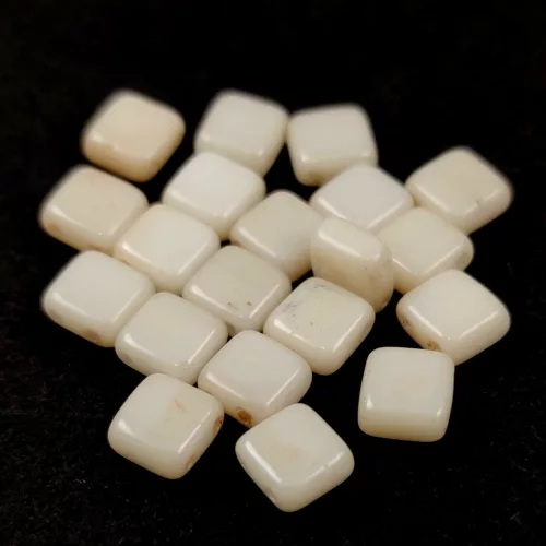 Tile gyöngy -  White Alabaster Beige Luster - 6x6mm