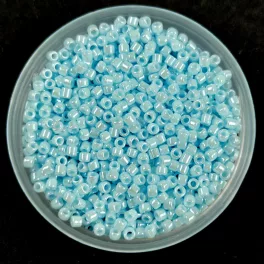 Toho kásagyöngy - 124 - Opaque-Lustered Pale Blue - 15/0