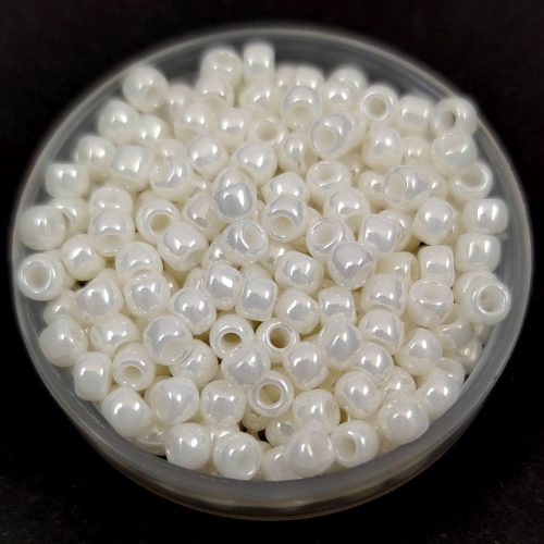 Toho Round Japanese Seed Bead  - 122 -Opaque-Lustered Navajo White  -  size: 8/0