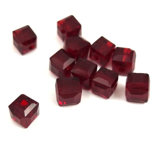 Cube shaped glass beads - Siam Luster - 6mm