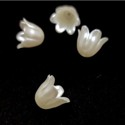Plastic flower bead - Pearl Cream - 11x9mm