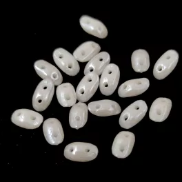   Wave - cseh préselt 2 lyukú üveggyöngy - White Luster - 3x7mm